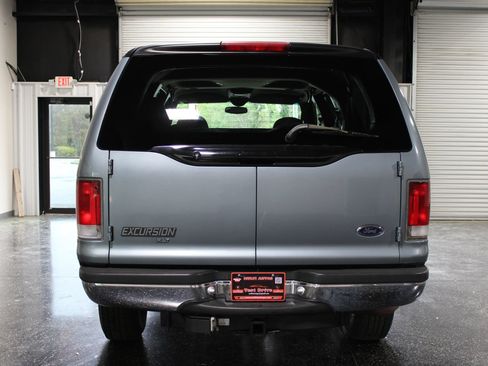 Used 2000 Ford Excursion XLT AWD/4WD image 4