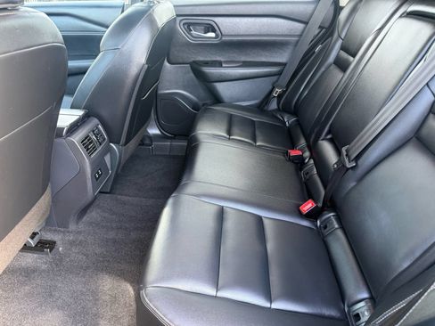 Used 2026 Nissan Rogue SL FWD image 27
