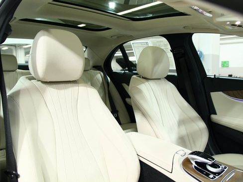 Used 2020 Mercedes-Benz E 350 4MATIC Sedan image 25