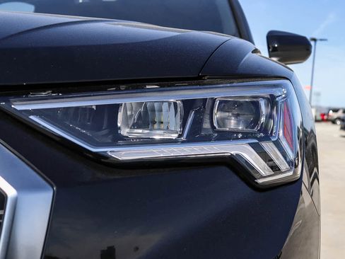 Used 2025 Audi Q3 2.0T Premium w/ Convenience Package image 7