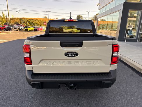 New 2025 Ford Maverick XLT w/ XLT Luxury Package image 8