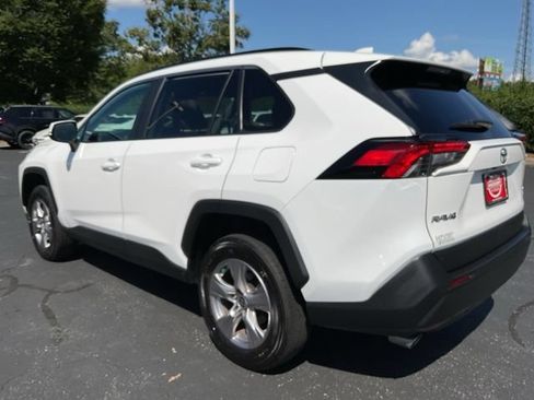 Used 2025 Toyota RAV4 XLE AWD/4WD image 11