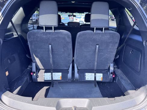 Used 2018 Ford Explorer XLT w/ Equipment Group 201A AWD/4WD image 7