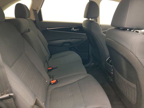 Used 2019 Kia Sorento AWD w/ LX Convenience Package image 19