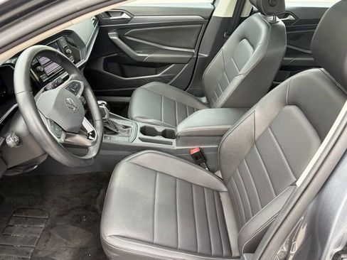 Used 2023 Volkswagen Jetta SE w/ Panoramic Sunroof Package image 15