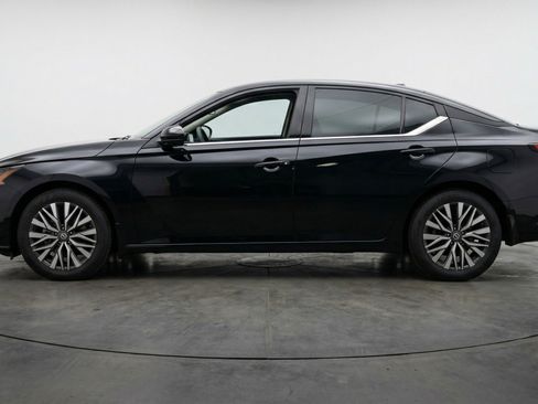 Used 2025 Nissan Altima 2.5 SV image 5