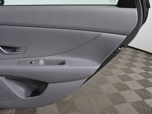 Used 2024 Hyundai Elantra SE FWD image 22