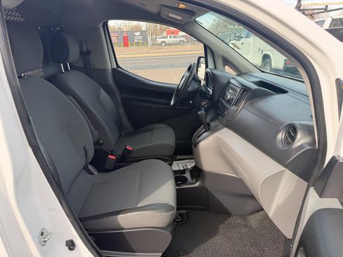 Used 2017 Chevrolet City Express LS image 29