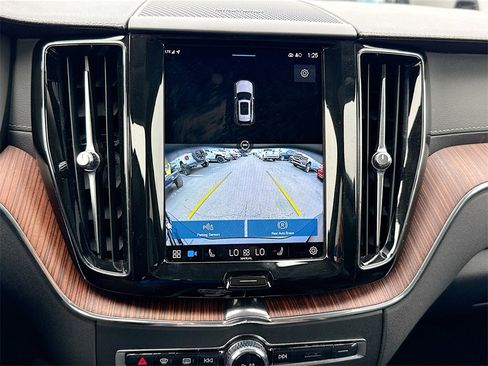 Used 2023 Volvo XC60 B5 Ultimate image 15