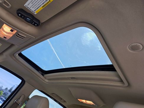 Used 2013 GMC Sierra 2500 Denali w/ Suspension Package, Off-Road AWD/4WD image 18