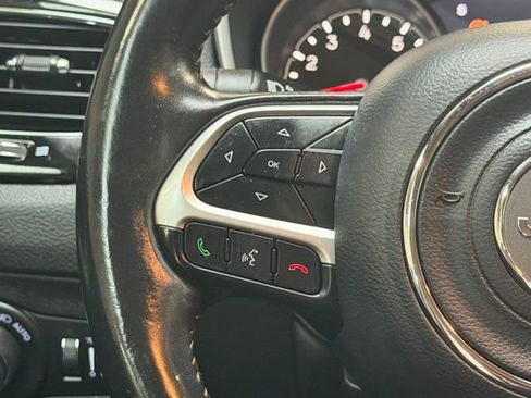 Used 2018 Jeep Compass Limited w/ Navigation Group FWD image 17