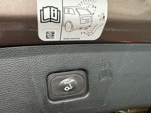 Used 2019 Ford Edge Titanium w/ Cold Weather Package image 25