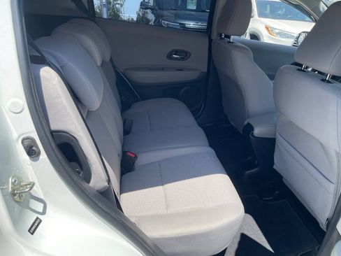 Used 2018 Honda HR-V LX image 19