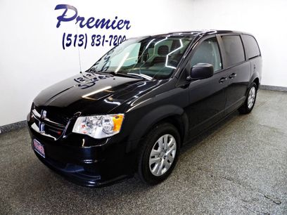 Used 2018 Dodge Grand Caravan SE w/ UConnect Hands-Free Group