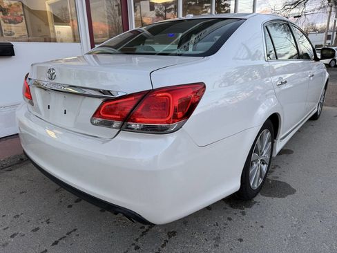 Used 2011 Toyota Avalon Limited image 7