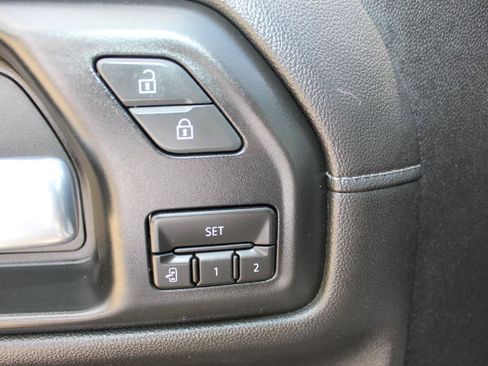 Used 2021 GMC Sierra 1500 SLT AWD/4WD image 23