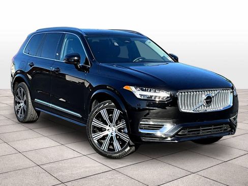 Used 2025 Volvo XC90 T8 Plus w/ Protection Package Premier AWD/4WD image 2