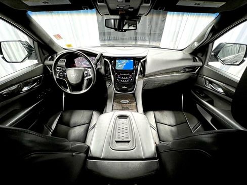 Used 2015 Cadillac Escalade ESV Platinum image 16