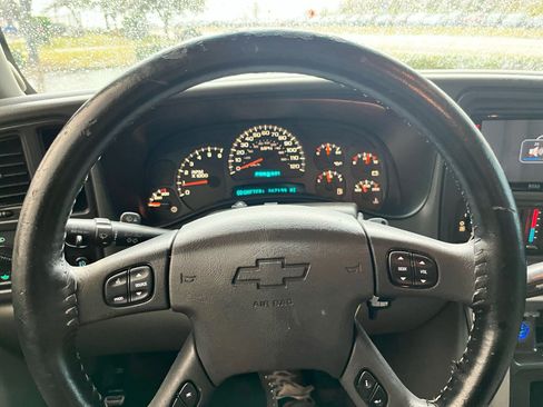 Used 2005 Chevrolet Avalanche Z66 w/ Preferred Equipment Group image 24