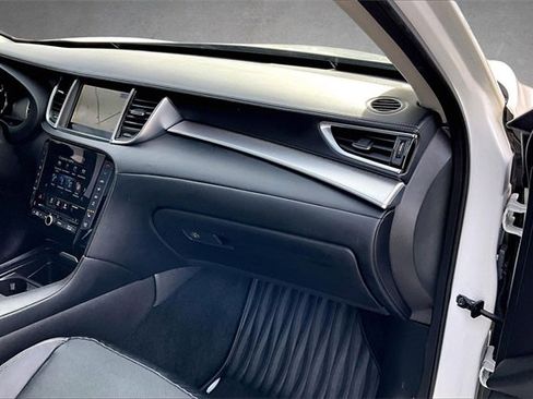 Used 2022 INFINITI QX50 Essential image 14