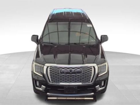 Used 2022 GMC Yukon XL Denali image 2