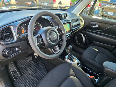 Used 2022 Jeep Renegade Sport w/ Sport Appearance Group AWD/4WD image 9