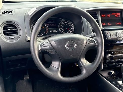 Used 2015 Nissan Pathfinder S image 20