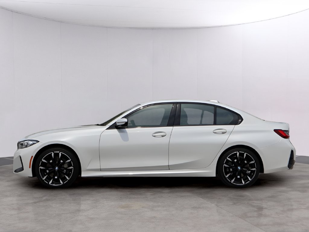 Used 2026 BMW 330i xDrive Sedan AWD/4WD image 4