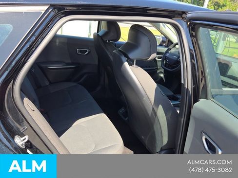 Used 2025 Kia K4 FWD image 15