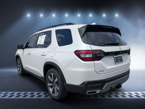 Used 2025 Honda Pilot Elite image 5