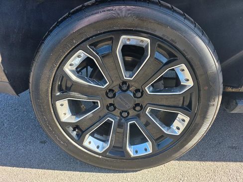 Used 2018 GMC Yukon Denali w/ Denali Ultimate Package image 24