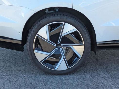 Used 2025 Volvo EX90 Ultra image 9