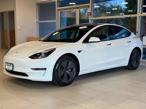 Used 2023 Tesla Model 3 Standard Range RWD image 3