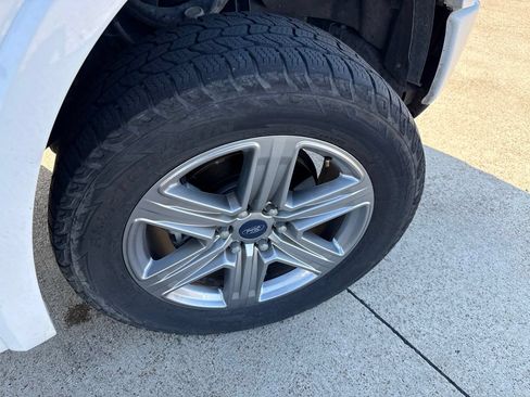 Used 2019 Ford F150 XLT w/ Equipment Group 302A Luxury AWD/4WD image 15