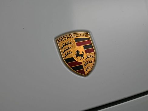 Certified 2022 Porsche Cayenne E-Hybrid Coupe image 13