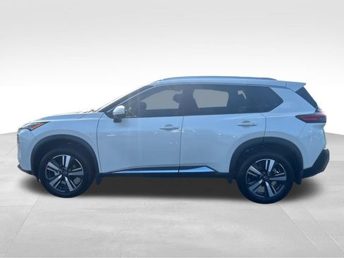 Used 2023 Nissan Rogue SL FWD image 2