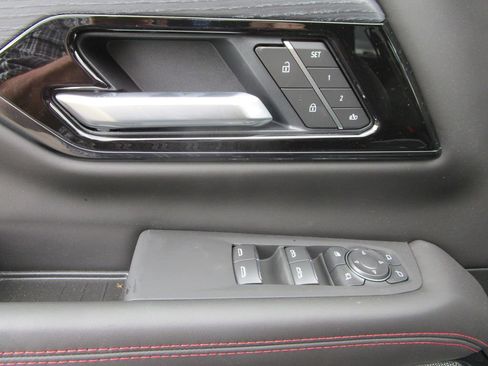 New 2026 GMC Yukon AT4 Ultimate w/ LPO, Floor Liner Package AWD/4WD image 29