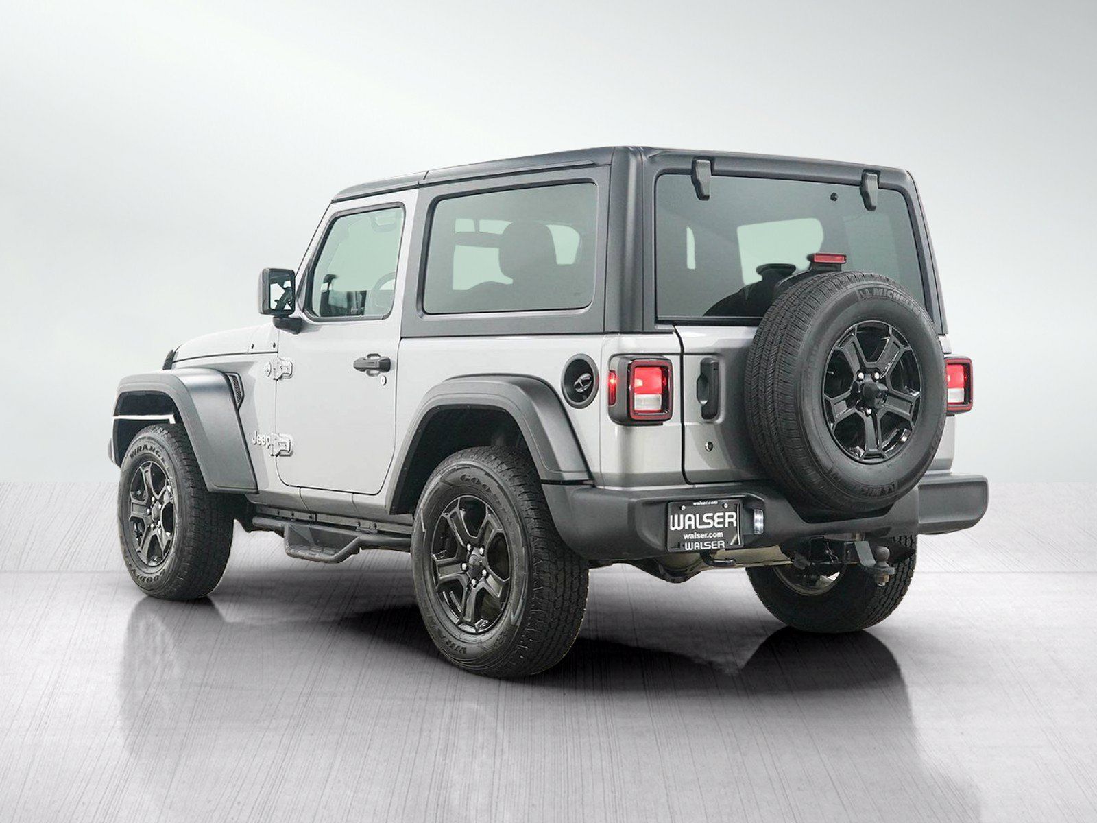 Used 2019 Jeep Wrangler Sport AWD/4WD image 3