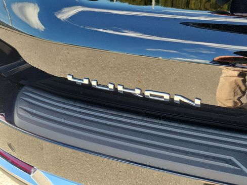 Used 2025 GMC Yukon XL Elevation image 32