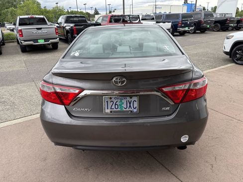 Used 2017 Toyota Camry SE FWD image 5