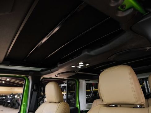Used 2019 Jeep Wrangler Unlimited Rubicon AWD/4WD image 15