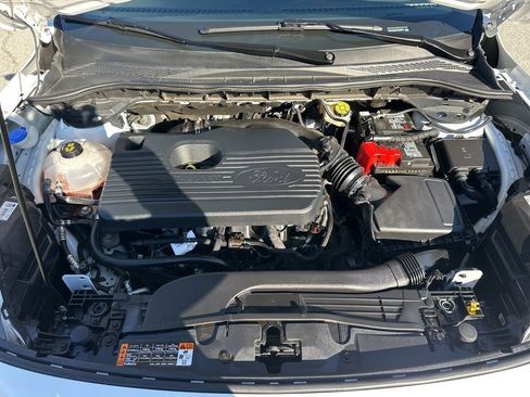 Used 2020 Ford Escape Titanium image 36