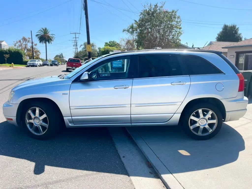 Used 2008 Chrysler Pacifica Touring FWD image 10