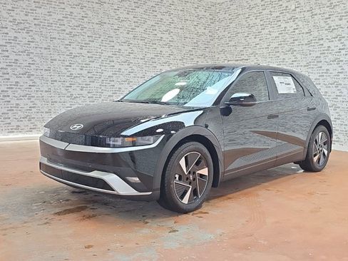 New 2026 Hyundai Ioniq 5 SEL image 3