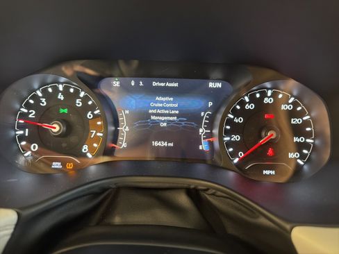 Used 2024 Jeep Compass Limited image 11