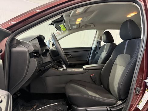 Used 2024 Nissan Sentra SV FWD image 10