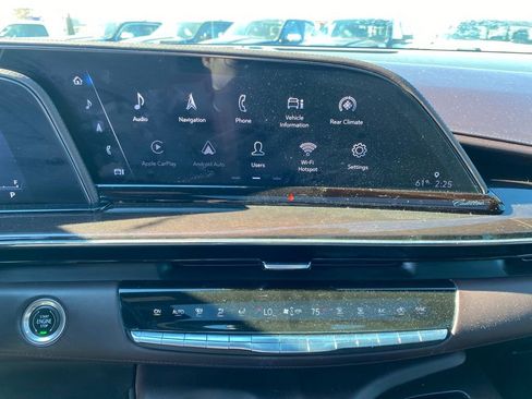 Used 2021 Cadillac Escalade ESV Sport Platinum image 18