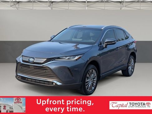 Used 2024 Toyota Venza XLE AWD/4WD image 4