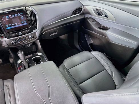 Used 2019 Chevrolet Traverse LT w/ LT Premium Package AWD/4WD image 27