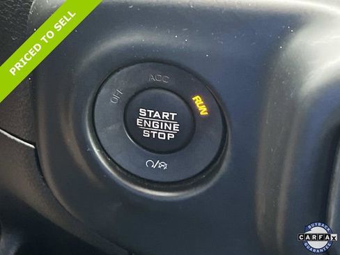 Used 2018 Jeep Wrangler Unlimited Sahara image 34